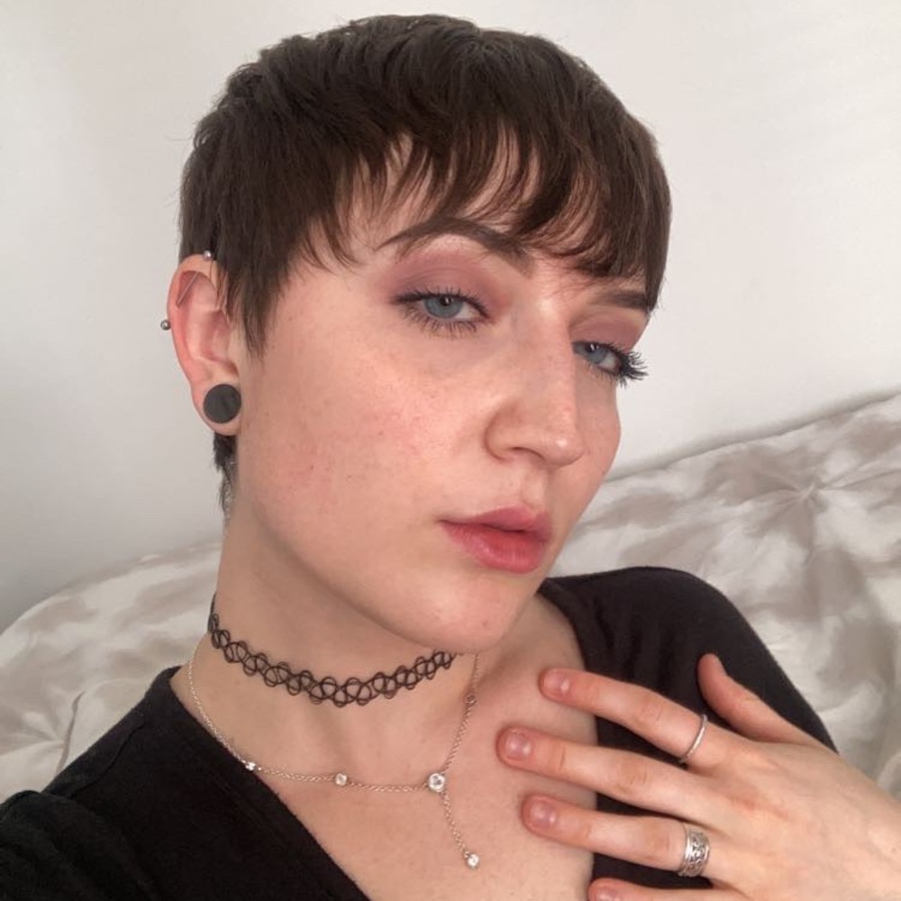 Meet your Posher, Claire